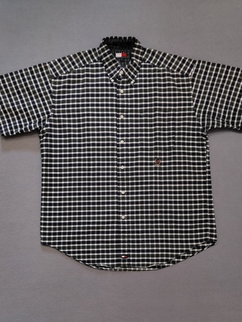 Vintage 90s Tommy Hilfiger Plaid S/S Crest Logo Button Up Shirt Men's Medium